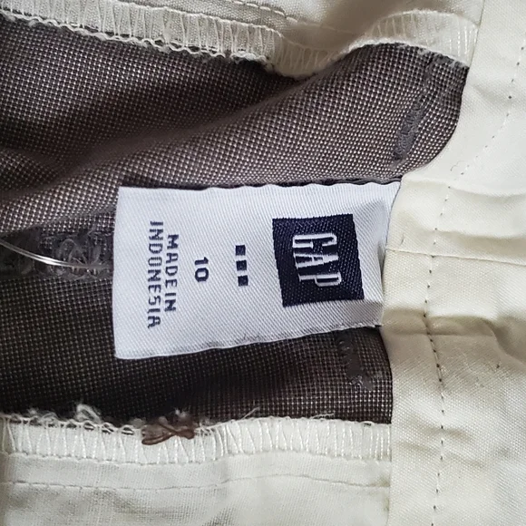 Womens Gray GAP Bermuda Length Shorts Sz 10 100% Cotton - Picture 2 of 3